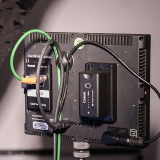iSHOXS selbstklebende Kabel-Clips mit Kabelbremse - schwarz - 10er Set - Größe S für 1 Kabel