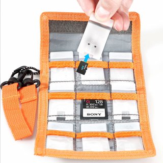 iSHOXS Memory Card Bag für 9 SD- oder Micro-SD-Speicherkarten